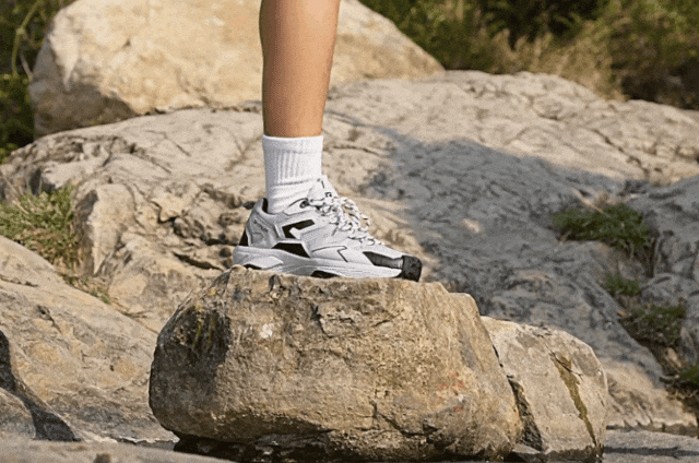 定爬山但是爱穿山地鞋?松弛到底的年轻人:不一(图14) 定爬山但是爱穿山地鞋?松弛到底的年轻人:不一(图14)